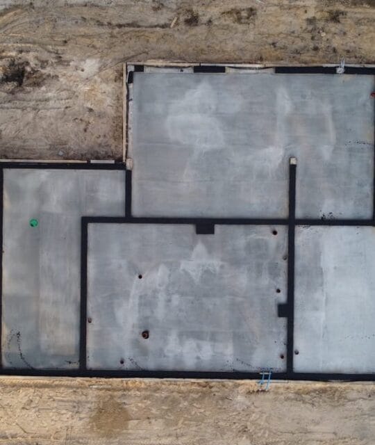 Nowoczesny-fundament-budynku-stavia-podbudowa-domu-ignorancja-teren, układ ścian fundamentowych, budowa domu od podstaw, nowoczesne technologie w budownictwie.